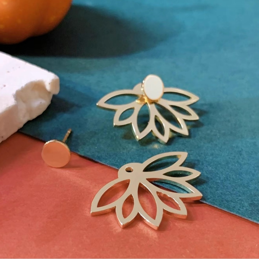 Gold Flower earrings